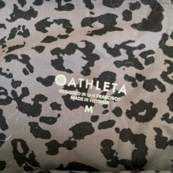 Athleta EUC leopard leggings cheetah - Picture 3 of 3